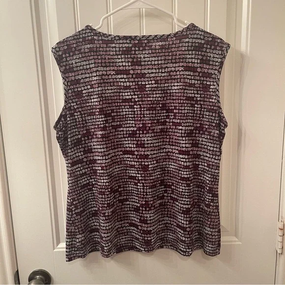 Van Heusen Women’s XL Purple and Gray Patterned Sleeveless Blouse with Ruffle - Picture 2 of 9